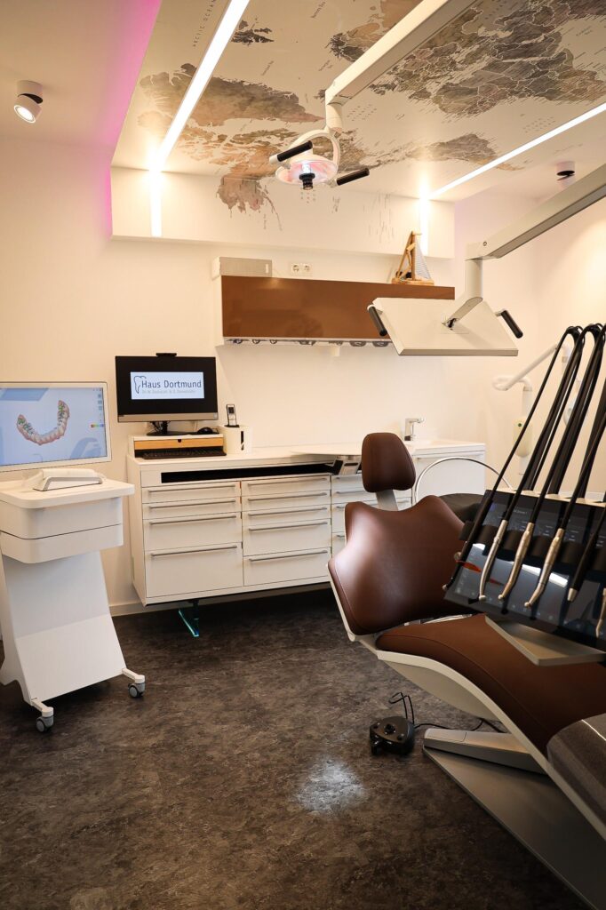 Behandlungszimmer 1 der Zahnarztpraxis Zahnhaus Dortmund